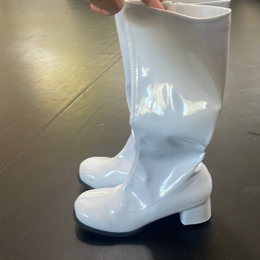 White kids Go-Go Boots- good condition